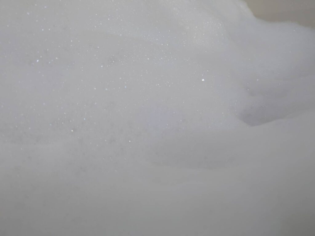 泡とろを入れた泡風呂のお風呂